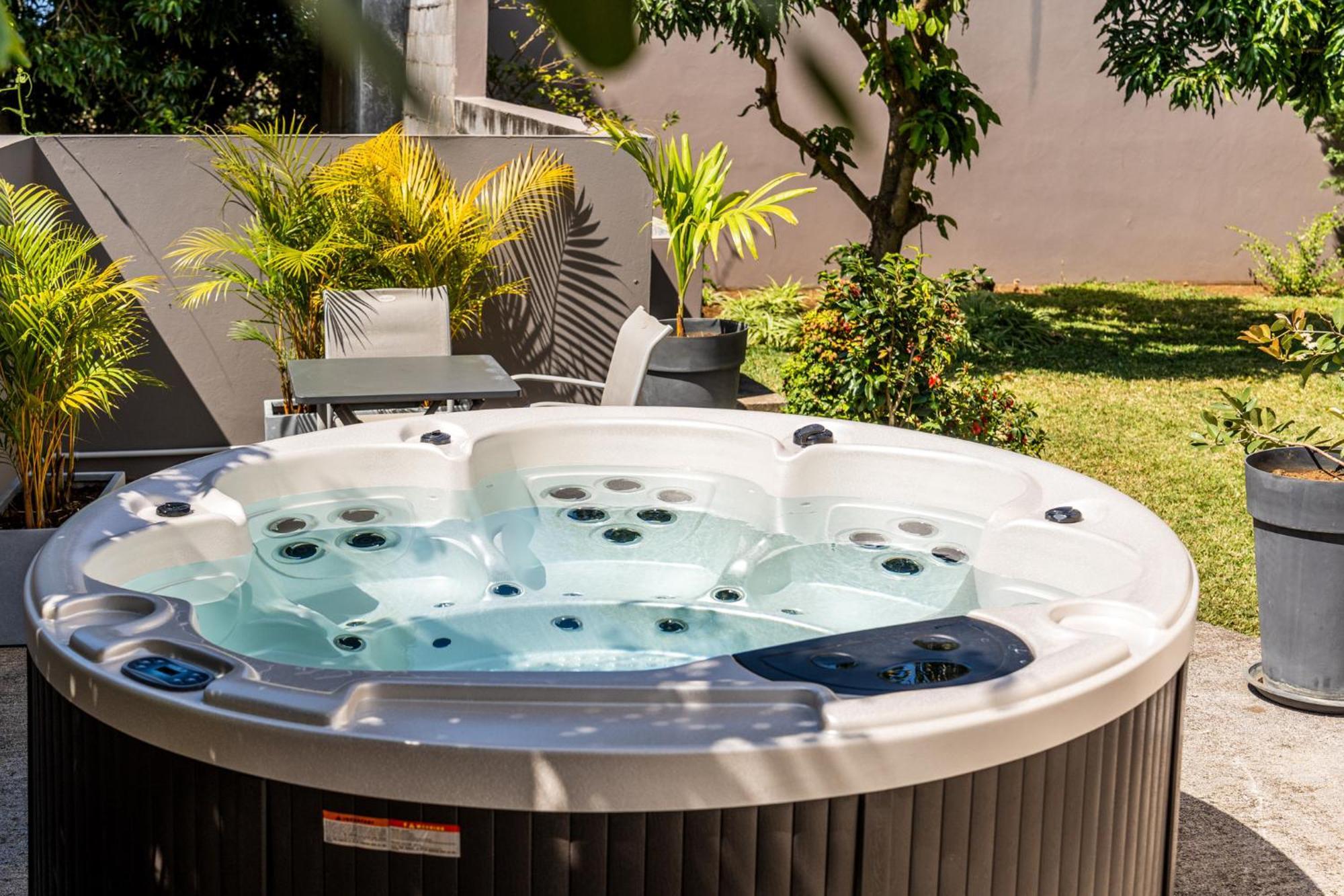 Villa Et Grand Jacuzzi Six Personnes, En Pleine Nature サン・ジョゼフ エクステリア 写真